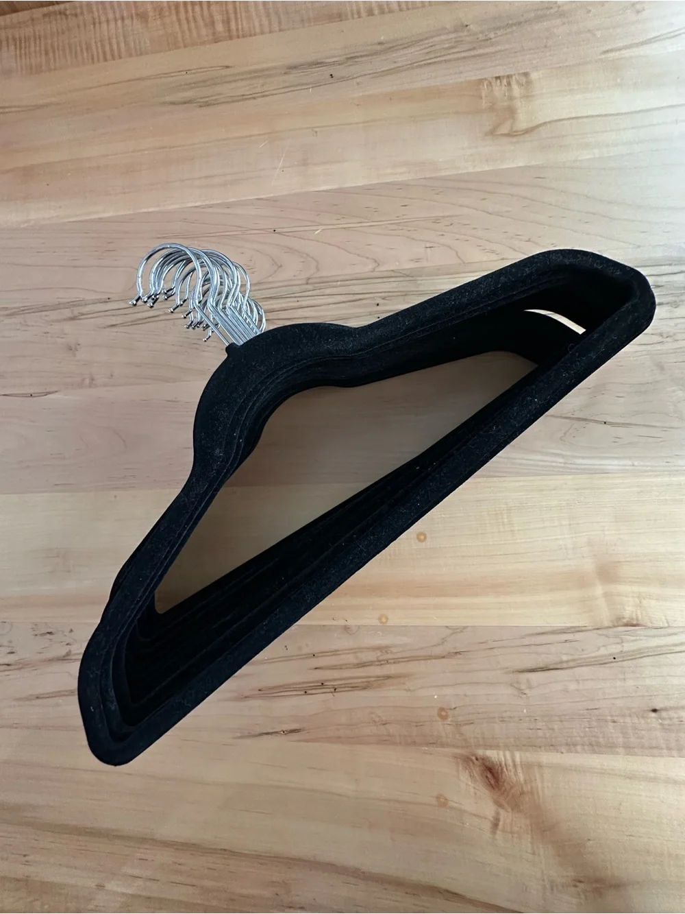 20 velvet hangers